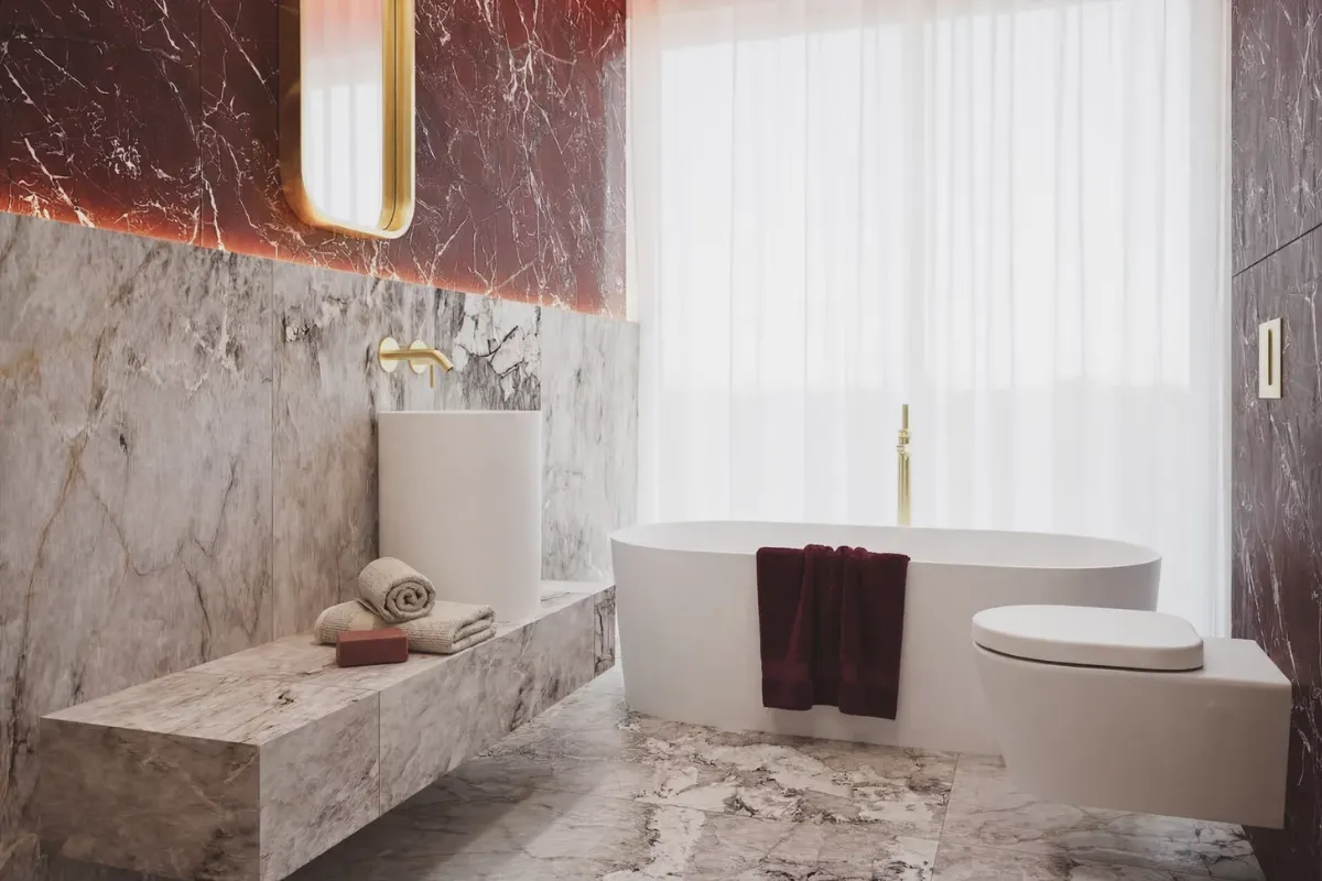 Płytki ceramiczne imitujące marmur
